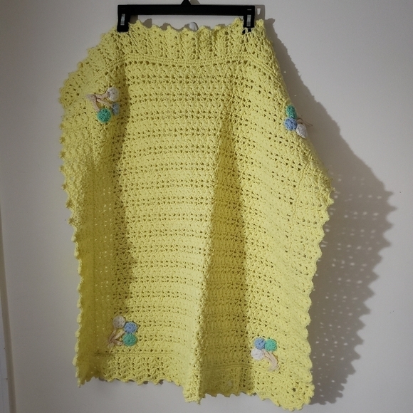 Handmade Crochet Baby Blanket Yellow Pastel Balloon Accents Scalloped Edge OOAK - Picture 3 of 8